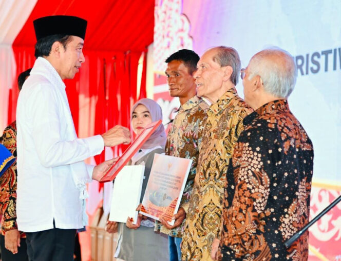 
Presiden Jokowi Pulihkan Hak Korban Pelanggaran HAM Berat